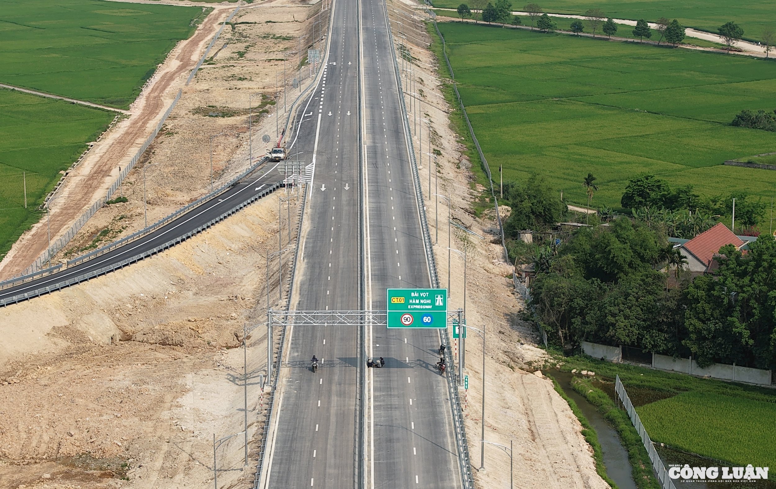 cao tốc bãi vọt