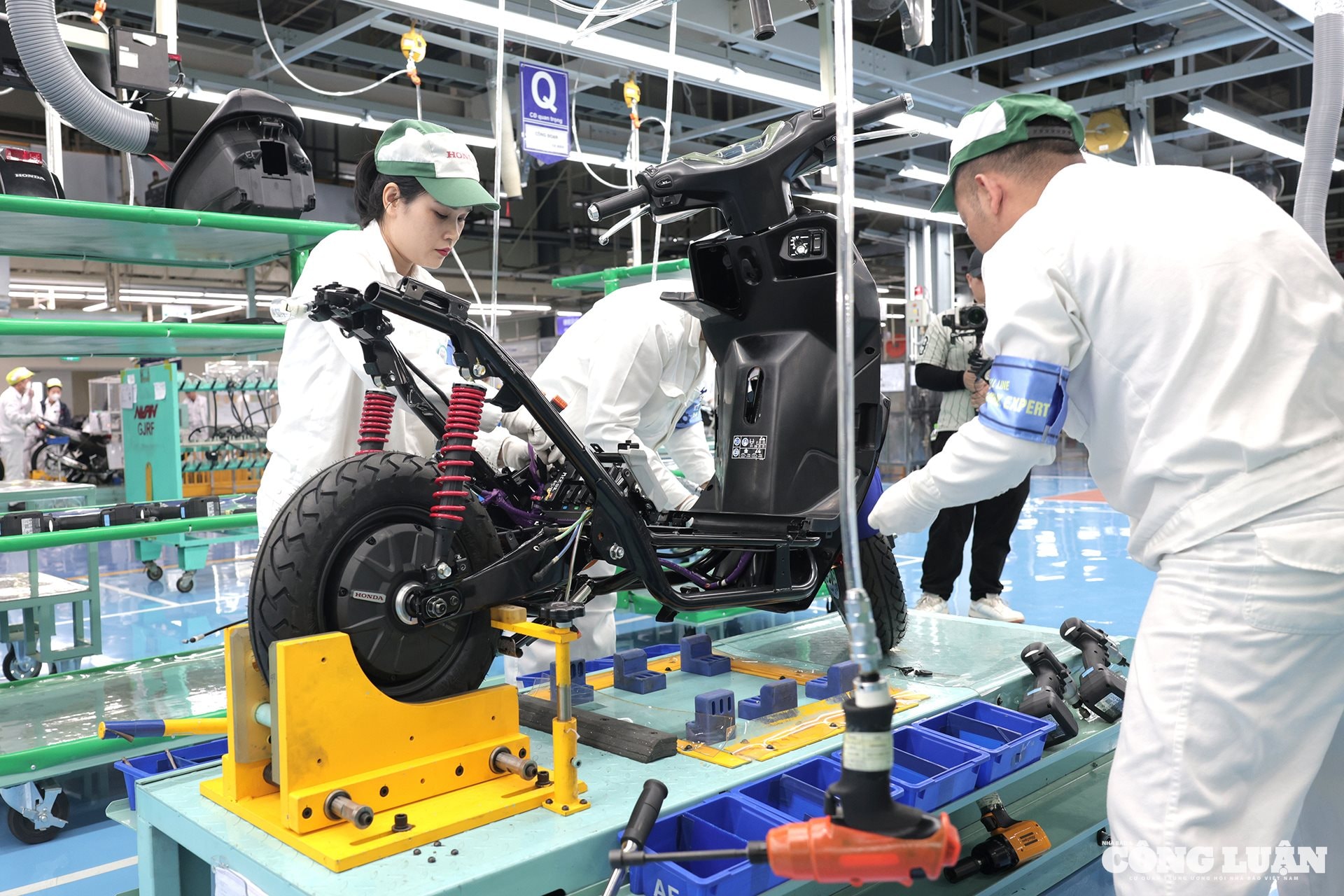 Dây chuyển sản xuất xe máy điện Honda Icon e: tại Việt Nam.
