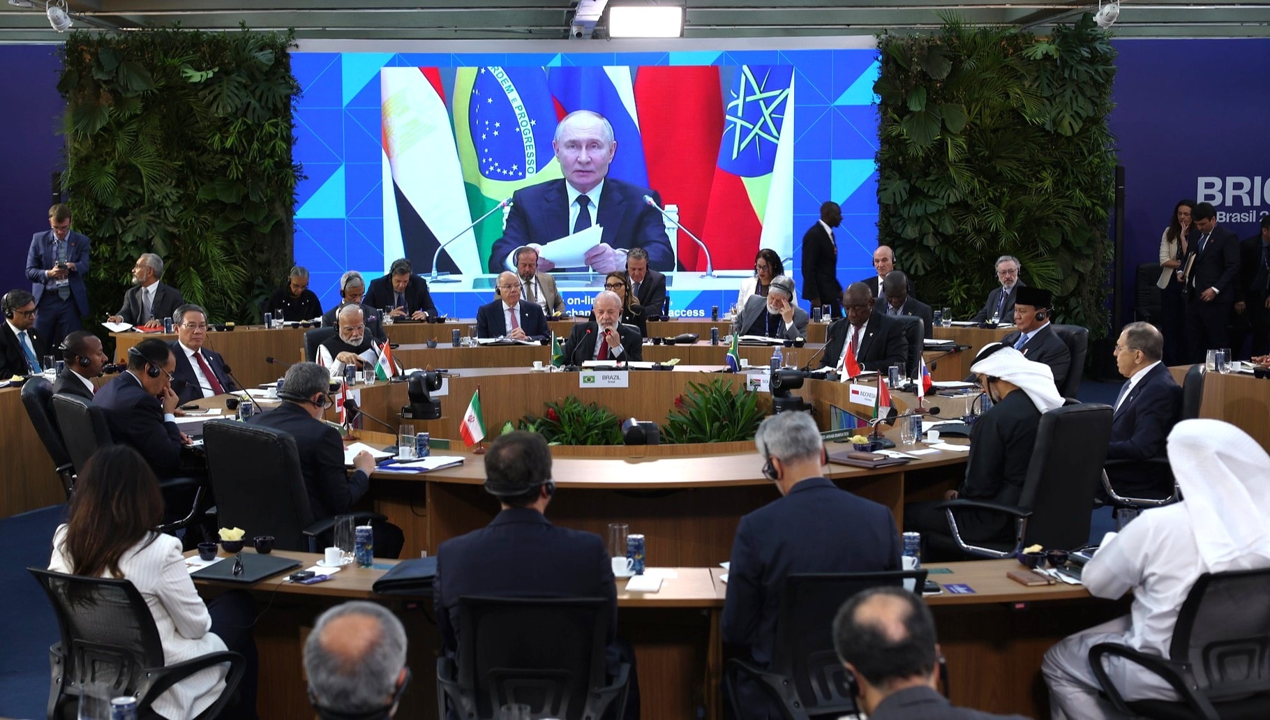 Heads of state of the 11 largest emerging economies during the signing of the Joint Declaration — Photo: Ueslei Marcelino / BRICS Brasil