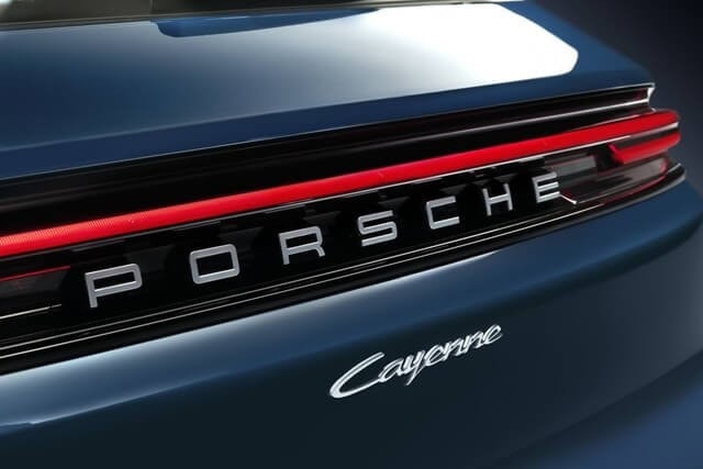 den-hau-xe-porsche-cayenne-2024