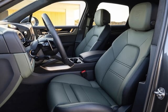 Porsche-Cayenne-2024-khoang-lai