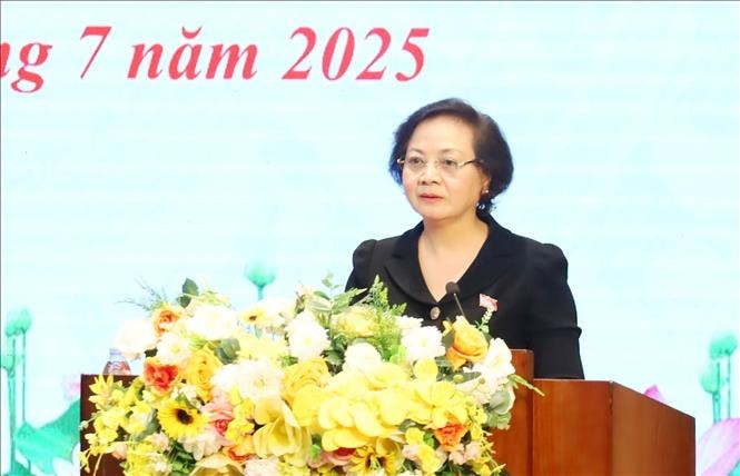 tran cam tu