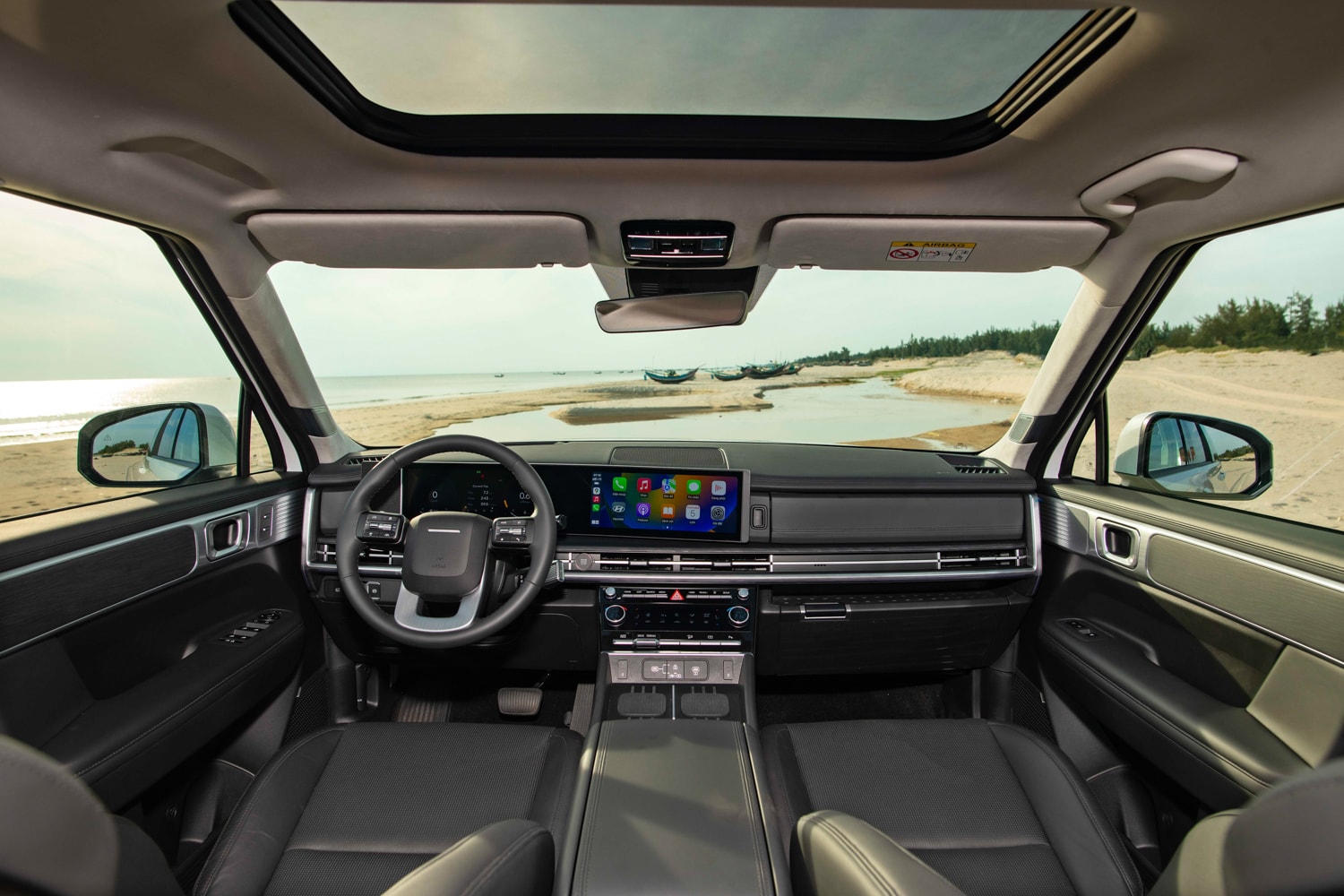 Hyundai Santa Fe 2025 được trang bị nhiều tính năng, công nghệ hiện đại - Ảnh: HTV