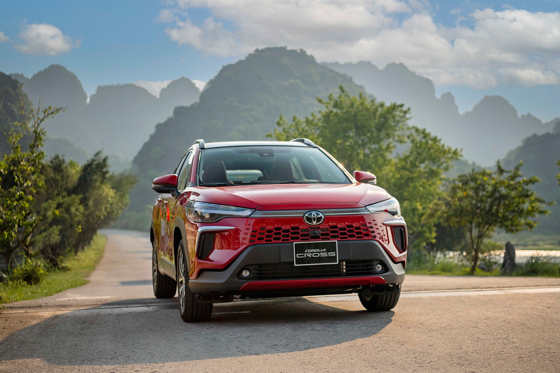 Mẫu xe Toyota Corolla Cross nhập khẩu Thái Lan đang được người tiêu dùng Việt Nam ưa chuộng - Ảnh: TMV