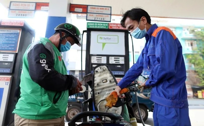 Giá xăng dầu hôm nay 11/7/2025: Giá xăng dầu đồng loạt tăng