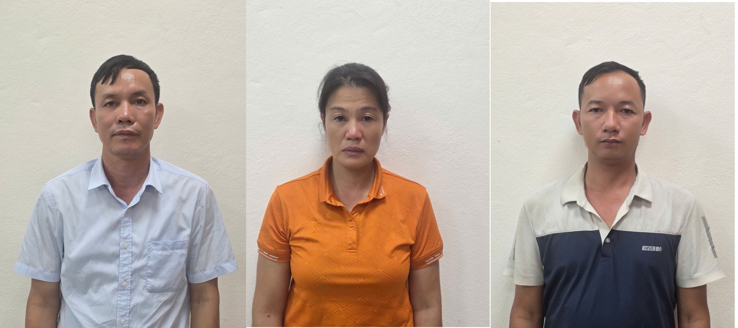 Các bị can Nguyễn Bá Trượng, Trần Thị Thanh Hòa, Nguyễn Văn Tiến (từ trái qua phải).