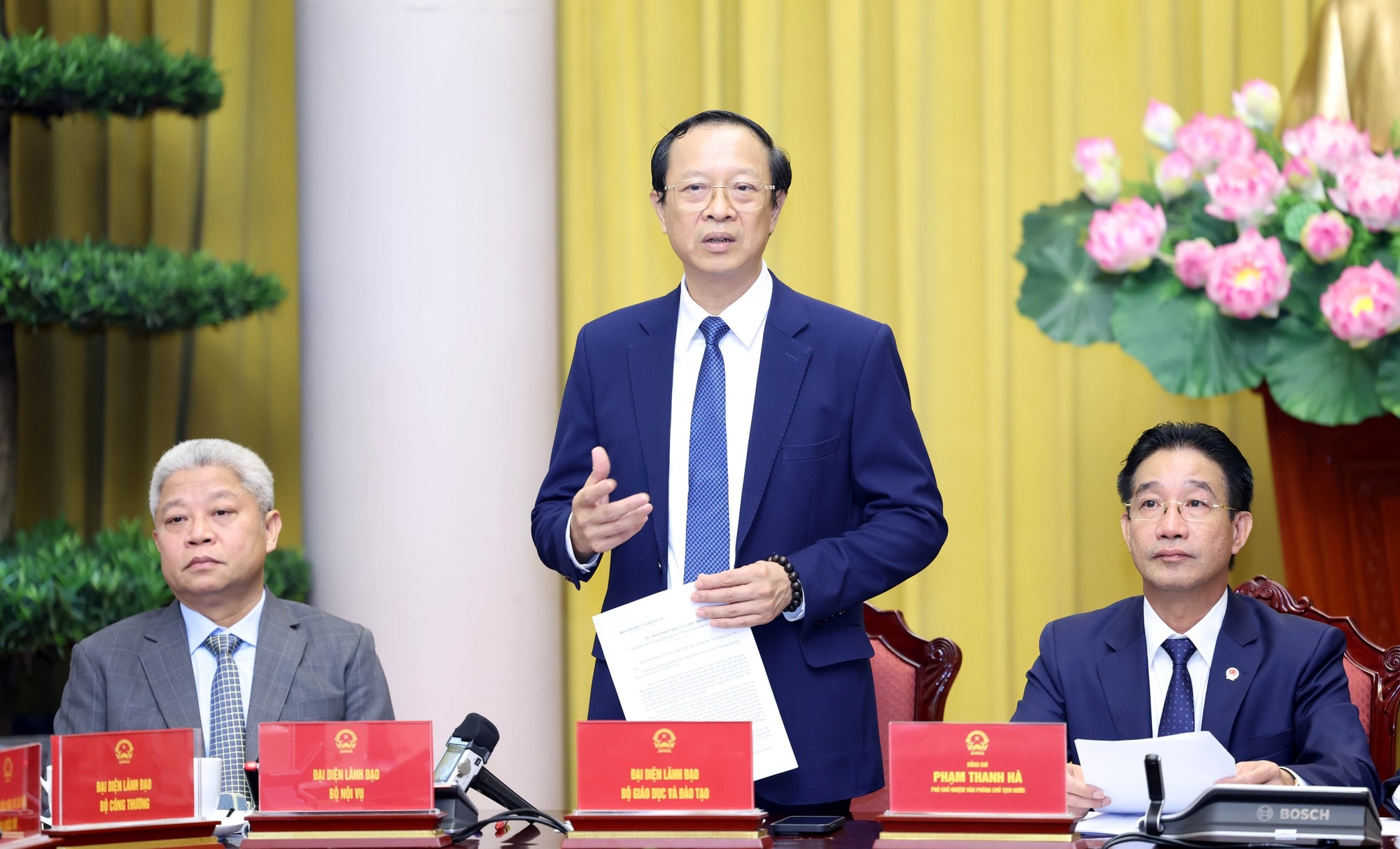 thu-truong-bo-giao-duc-va-dao-tao-pham-ngoc-thuong-17522031743941088729342.jpg
