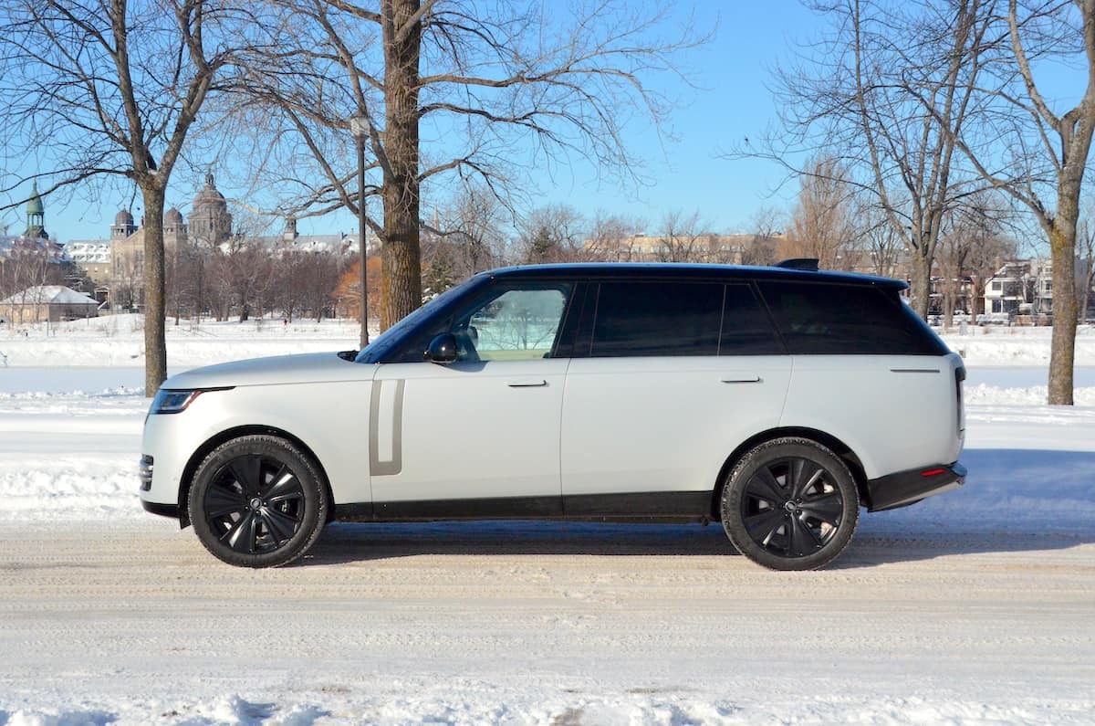 2023 Range Rover P530 SE LWB Review | V8-Powered 7-Seater
