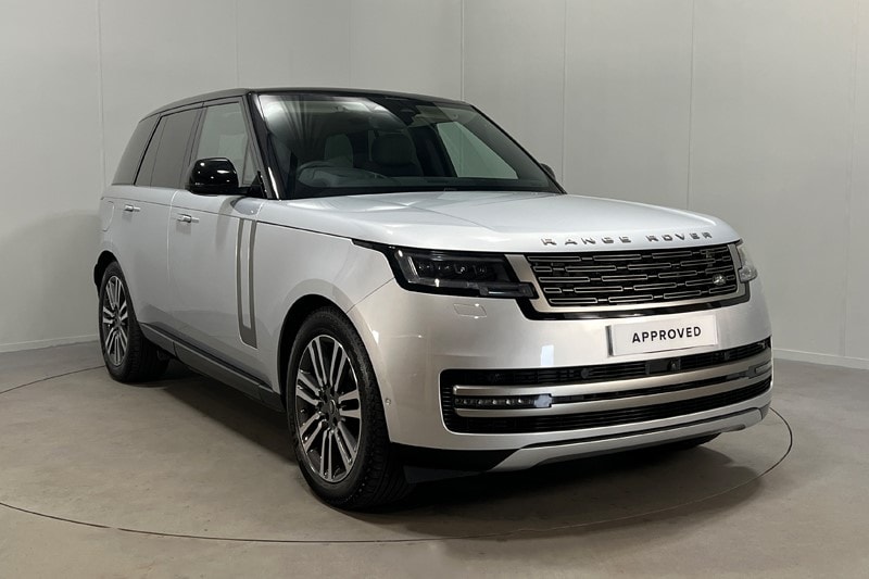 Used 2023 LAND ROVER RANGE ROVER 3.0 P440e SE 4dr Auto Hakuba silver - £88395.00 | Lloyd Motor Group