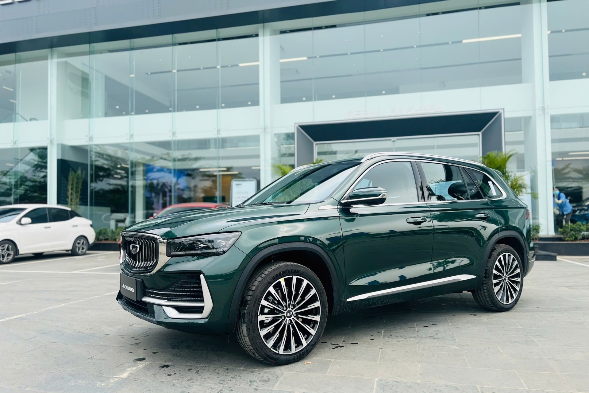 Thị trường sắp chào đón thêm một mẫu xe có phiên bản hybrid là Geely Monjaro - Ảnh: Tasco Auto