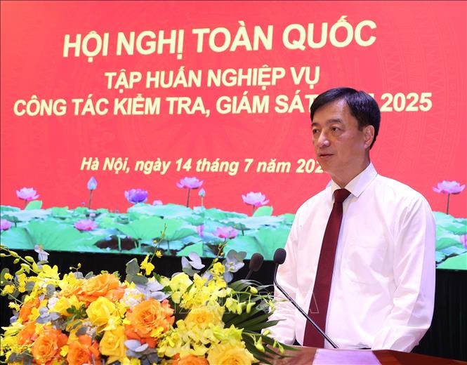 Chủ nhiệm Ủy ban Kiểm tra Trung ương Nguyễn Duy Ngọc phát biểu khai mạc hội nghị. Ảnh: TTXVN