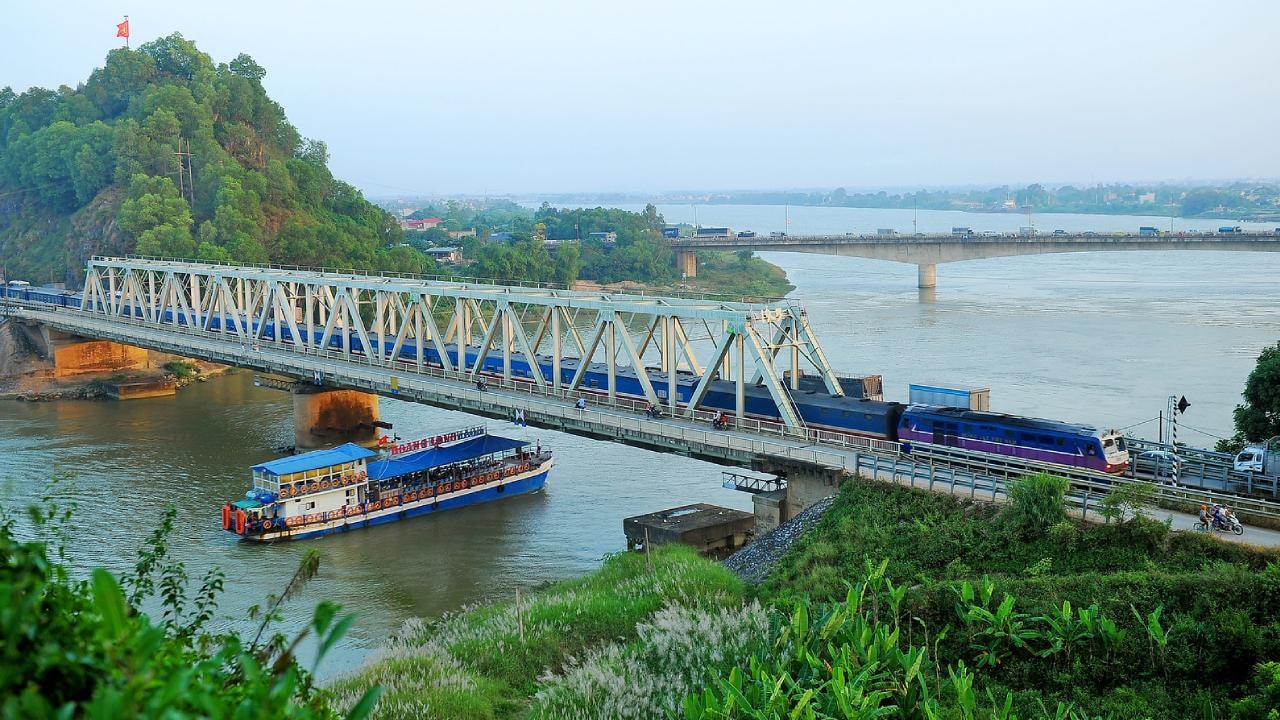 ham-rong-bridge.jpg