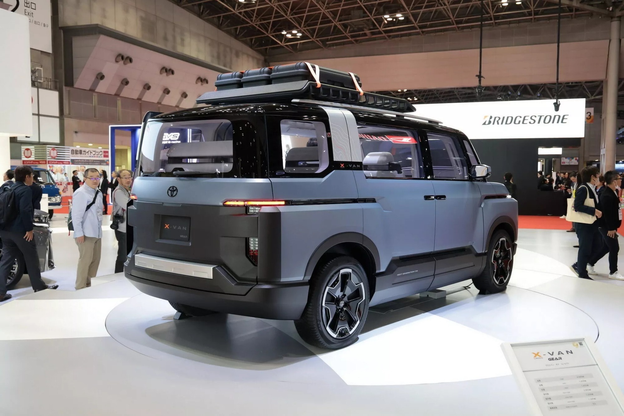 Phong cách thiết kế có nhiều nét tương đồng với Toyota Land Prado - Ảnh: Carscoops