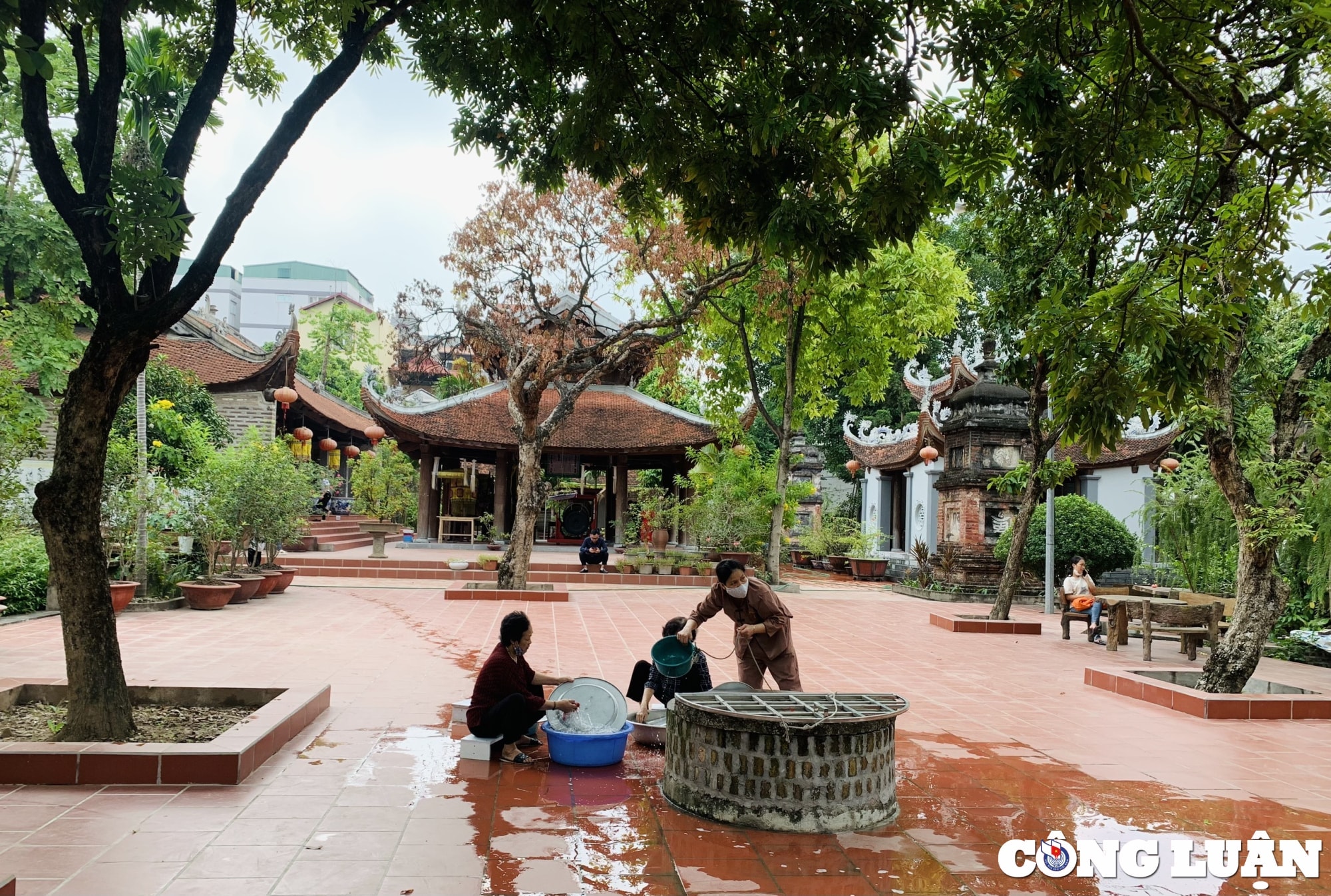 congluan-cdn.congluan.vn-files-content-2022-10-25-_kham-pha-net-kien-truc-doc-dao-tai-ngoi-chua-co-ven-song-hong-120248591.jpg
