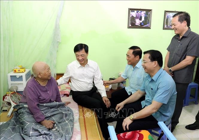 nguoi-co-cong.jpg