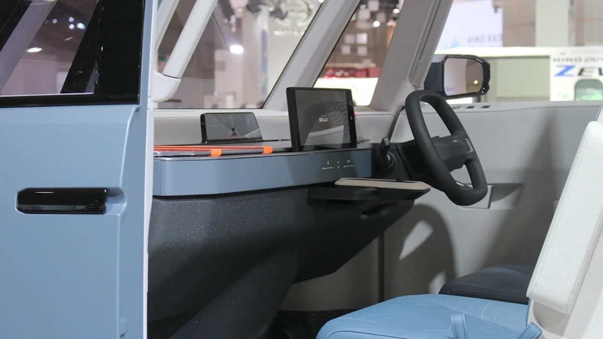 Thiết kế khoang lái X-Van Gear - Ảnh: Carscoops