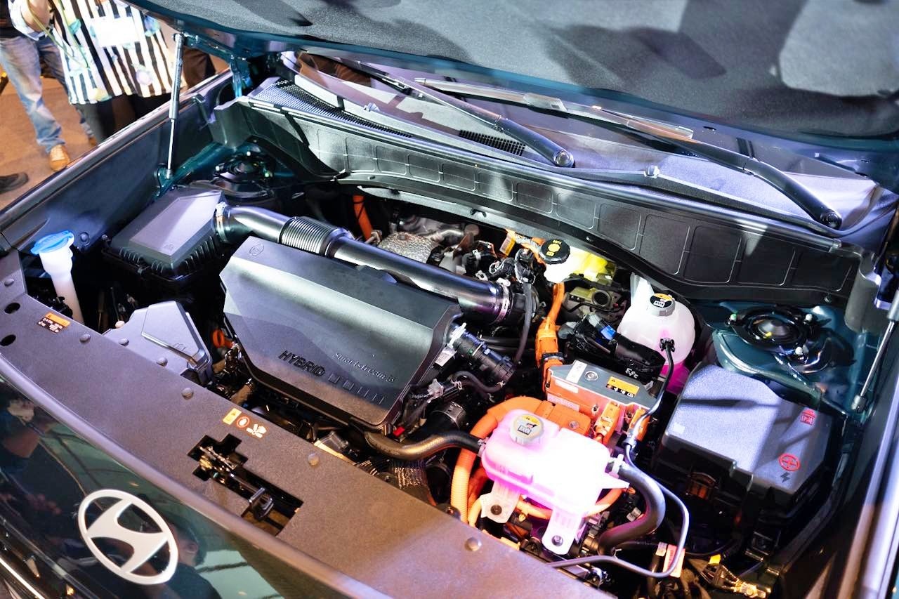 Hyundai Palisade Hybrid dùng động cơ xăng tăng áp 2.5L kết hợp motor hybrid.
