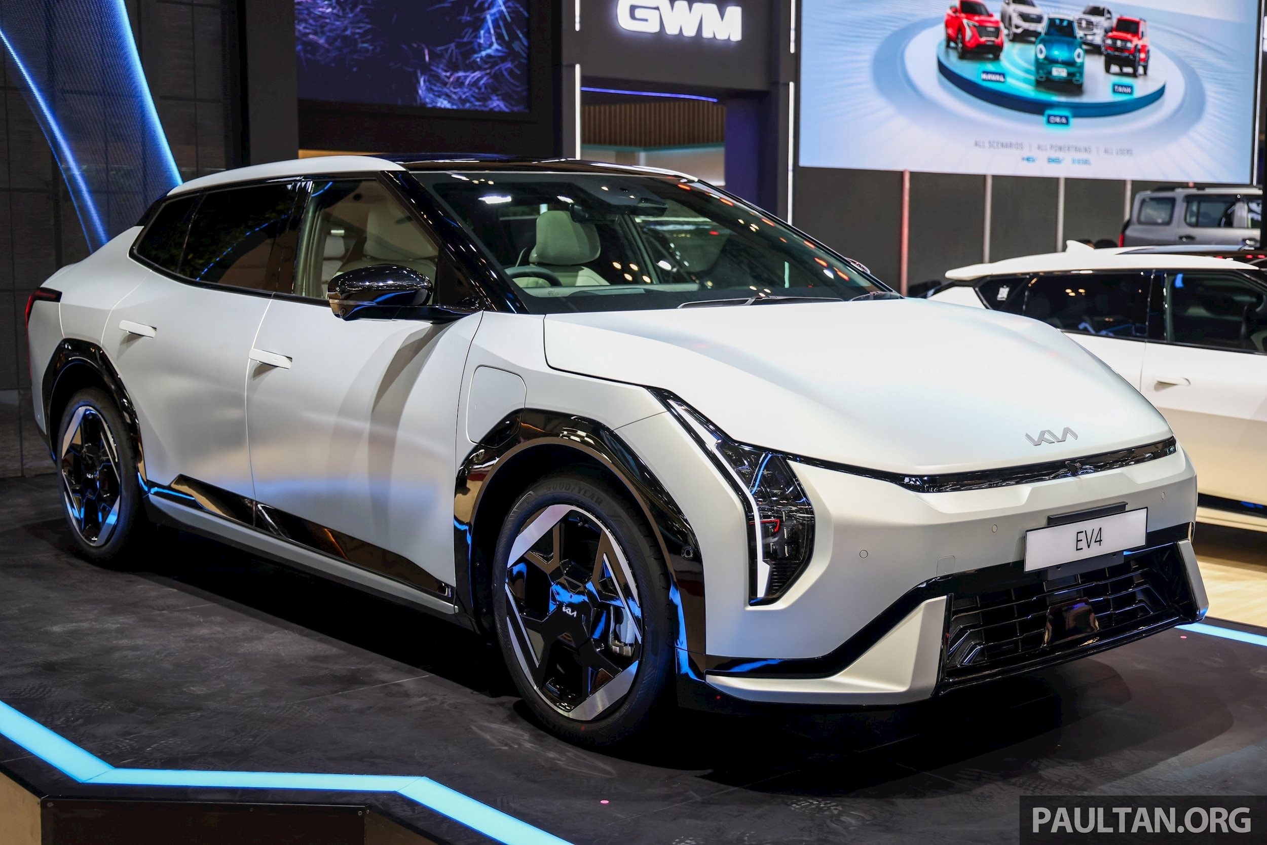 Kia EV4 sedan ra mắt tại triển lãm GIIAS 2025.