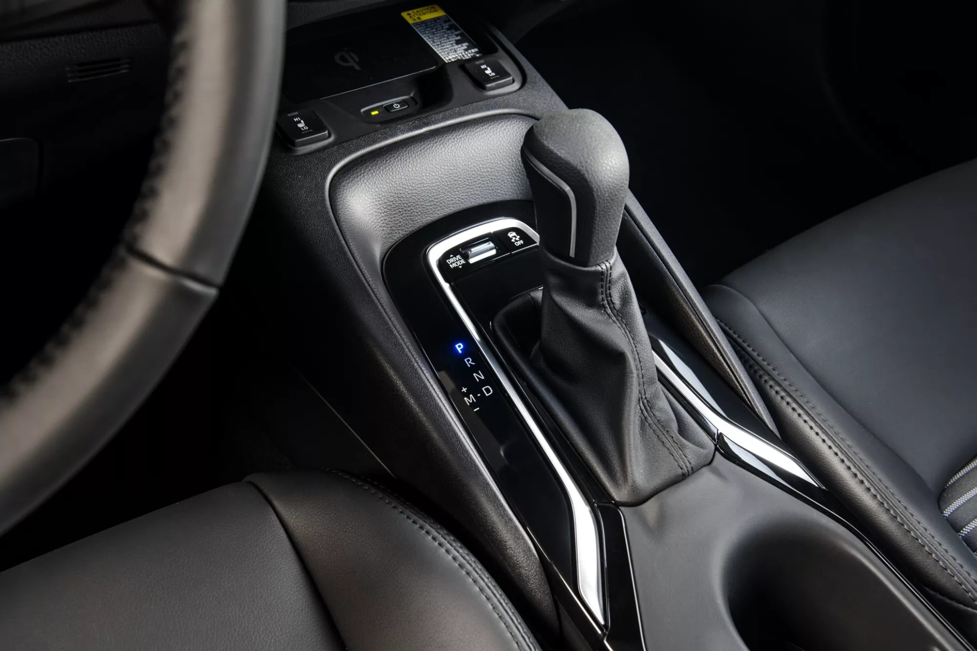 Xe có tuỳ chọn máy xăng và hybrid.