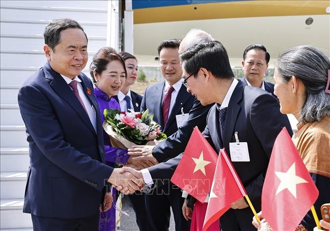 thuy-si-1.jpg