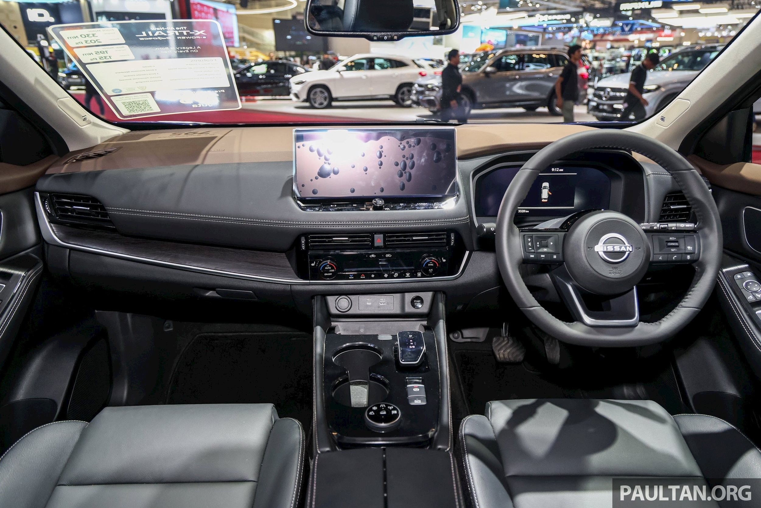Thiết kế khoang lái của Nissan X-Trail e-Power 2025.