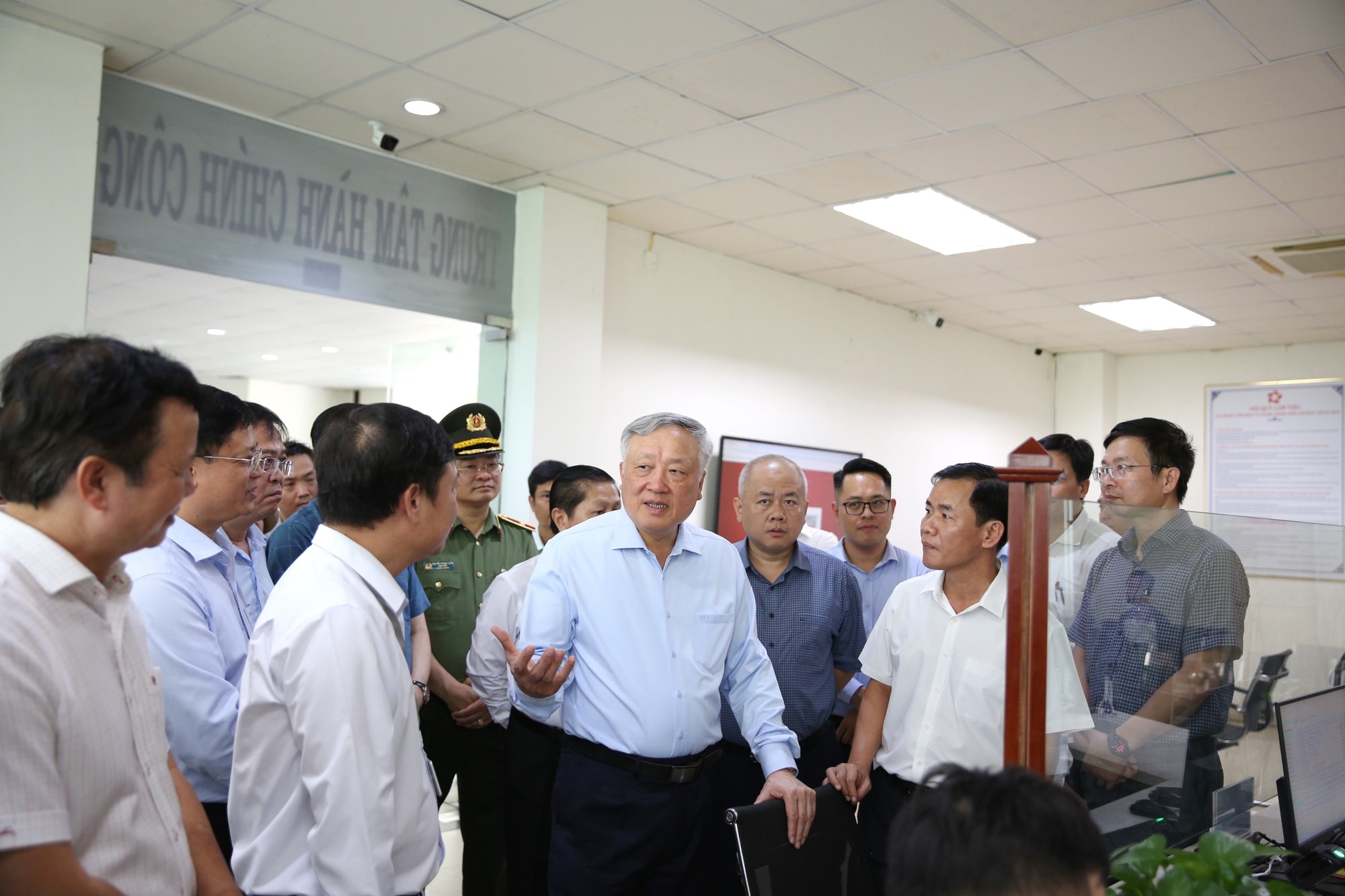 Huế cần tiếp tục quan tâm, tập trung tổ chức vận hành trơn tru, hiệu quả chính quyền địa phương 2 cấp- Ảnh 4. Huế cần tiếp tục quan tâm, tập trung tổ chức vận hành trơn tru, hiệu quả chính quyền địa phương 2 cấp- Ảnh 4.