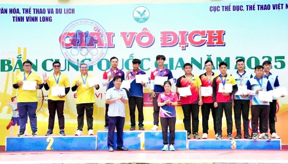 anh-1-tt-quang-ninh-con-mua-vang.jpg