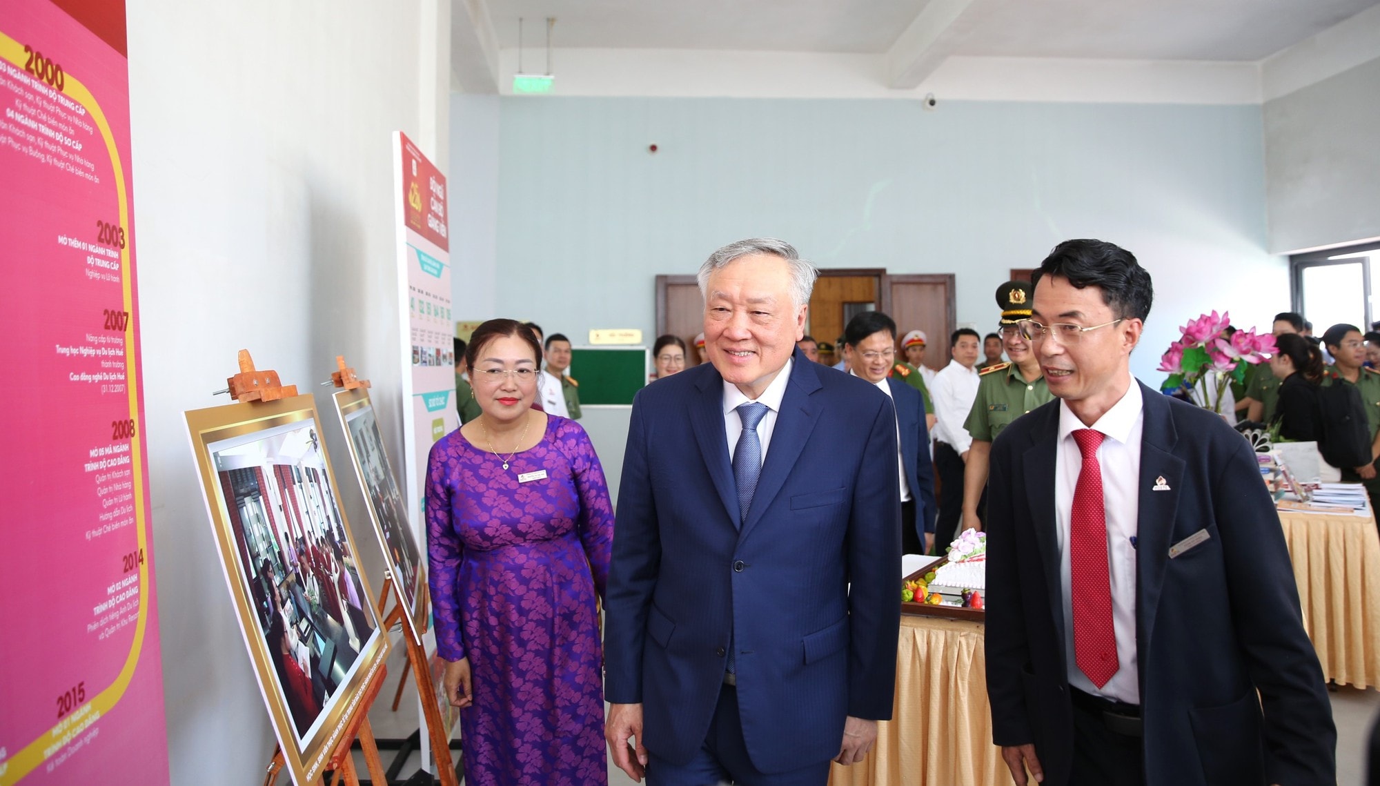 Tập trung xây dựng thế trận an ninh nhân dân, thế trận lòng dân vững chắc- Ảnh 5. Tập trung xây dựng thế trận an ninh nhân dân, thế trận lòng dân vững chắc- Ảnh 5.