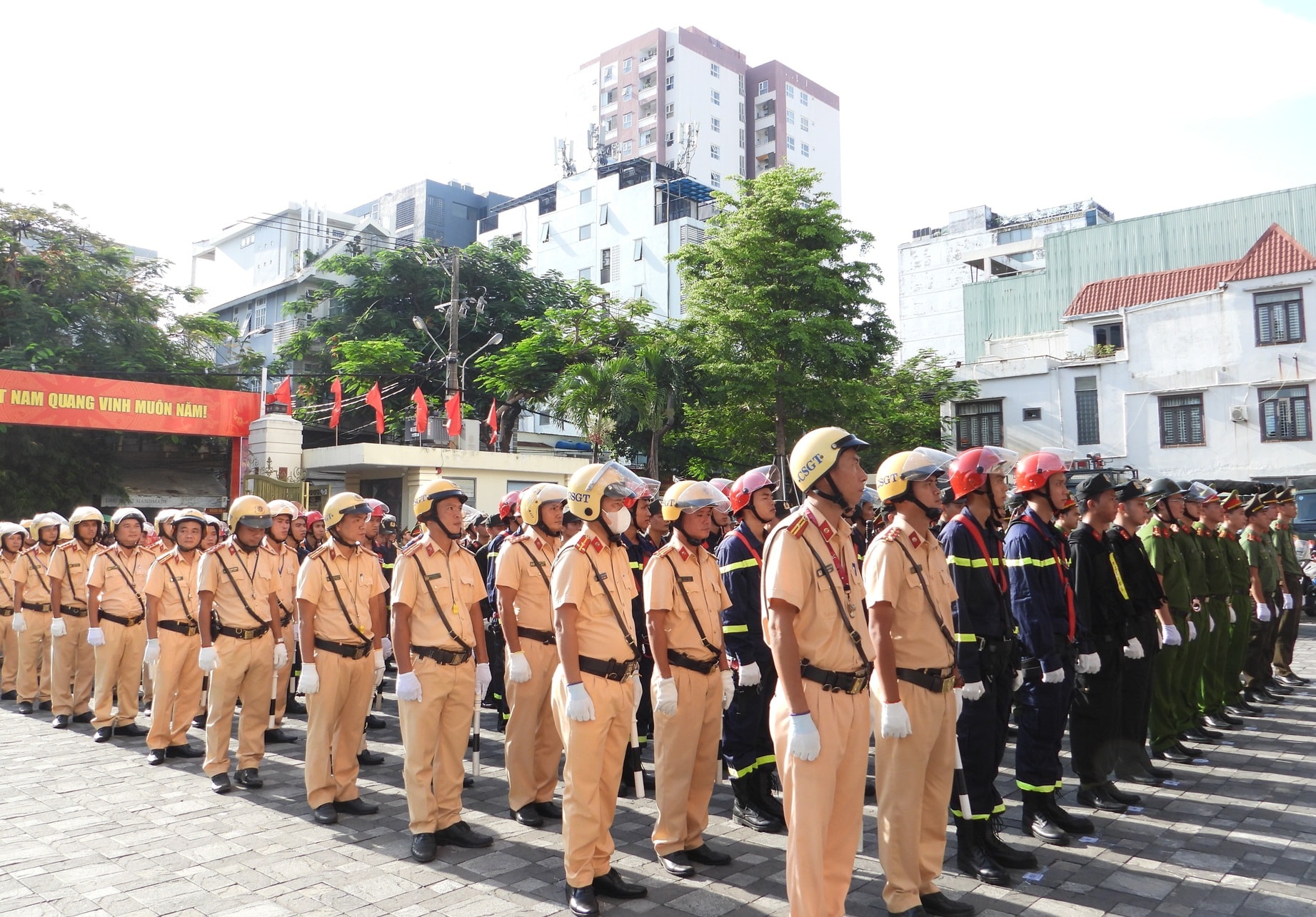 Công an TP Đà Nẵng tổ chức Lễ ra quân thực hiện cao điểm tấn công, trấn áp tội phạm.