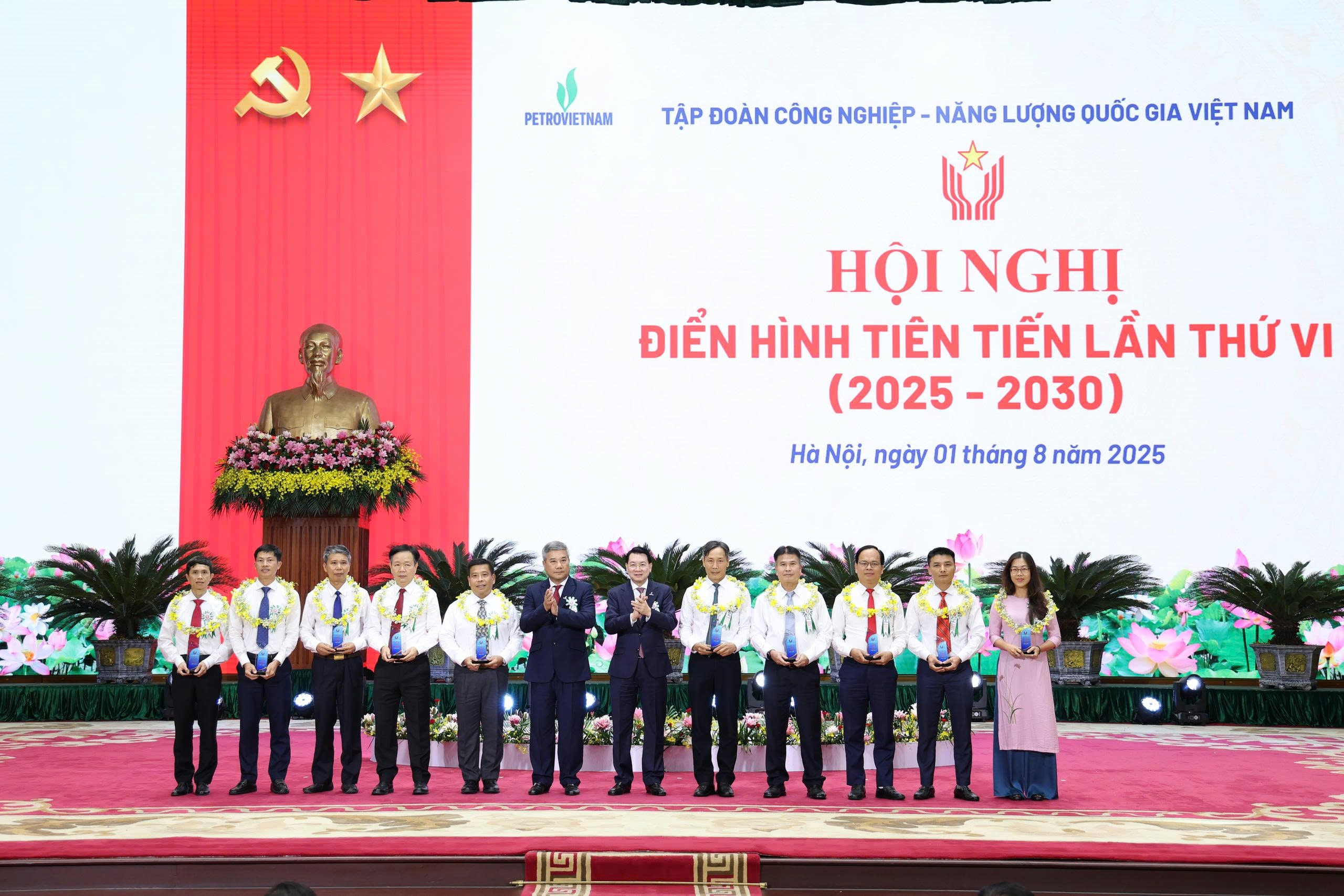 z6863826620271_78011f567287ada7c4f2f6dac0b8fb1f.jpg