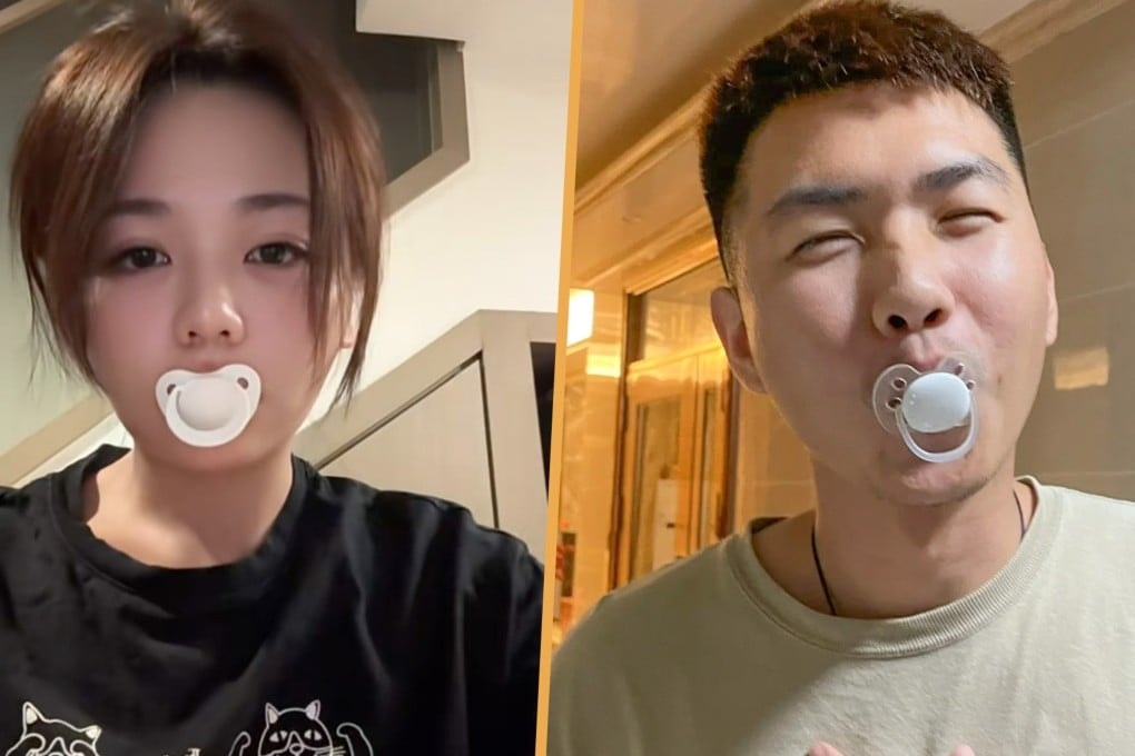 Núm vú giả dành cho người lớn đang bán chạy ở Trung Quốc và được quảng cáo là giải tỏa căng thẳng và hỗ trợ giấc ngủ. Tuy nhiên, các bác sĩ đã cảnh báo về những rủi ro sức khỏe. Ảnh: SCMP composite/RedNote