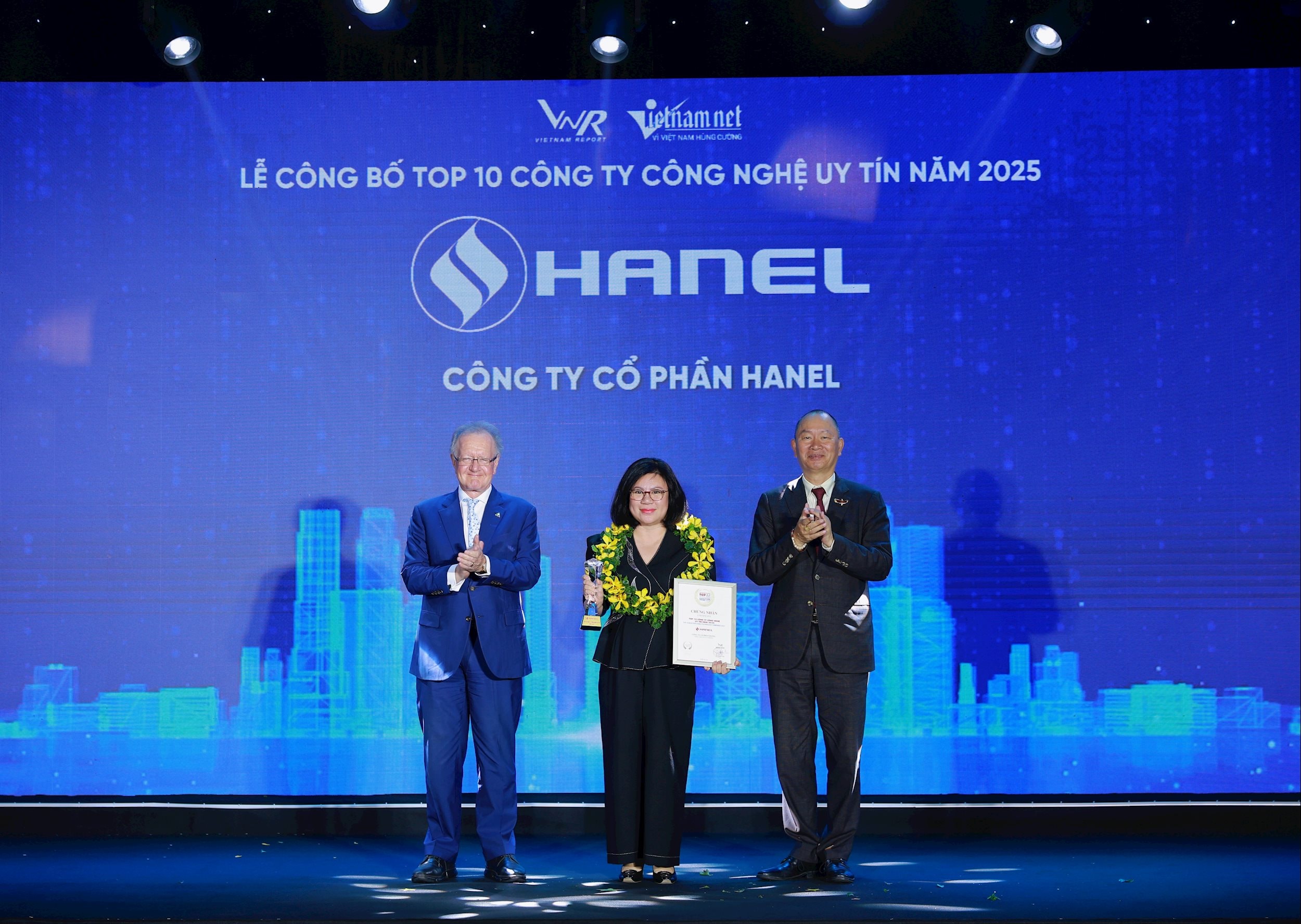 Chủ tịch Hanel tại Lễ công bố Top 10 Công ty công nghệ uy tín năm 2025