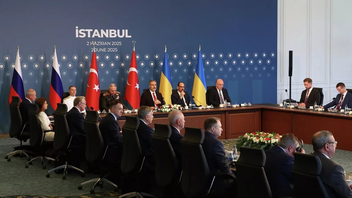Cuộc đàm phán trực tiếp giữa phái đoàn Nga và Ukraine tại Cung điện Ciragan ở Istanbul- Ảnh: Ria Novosti
