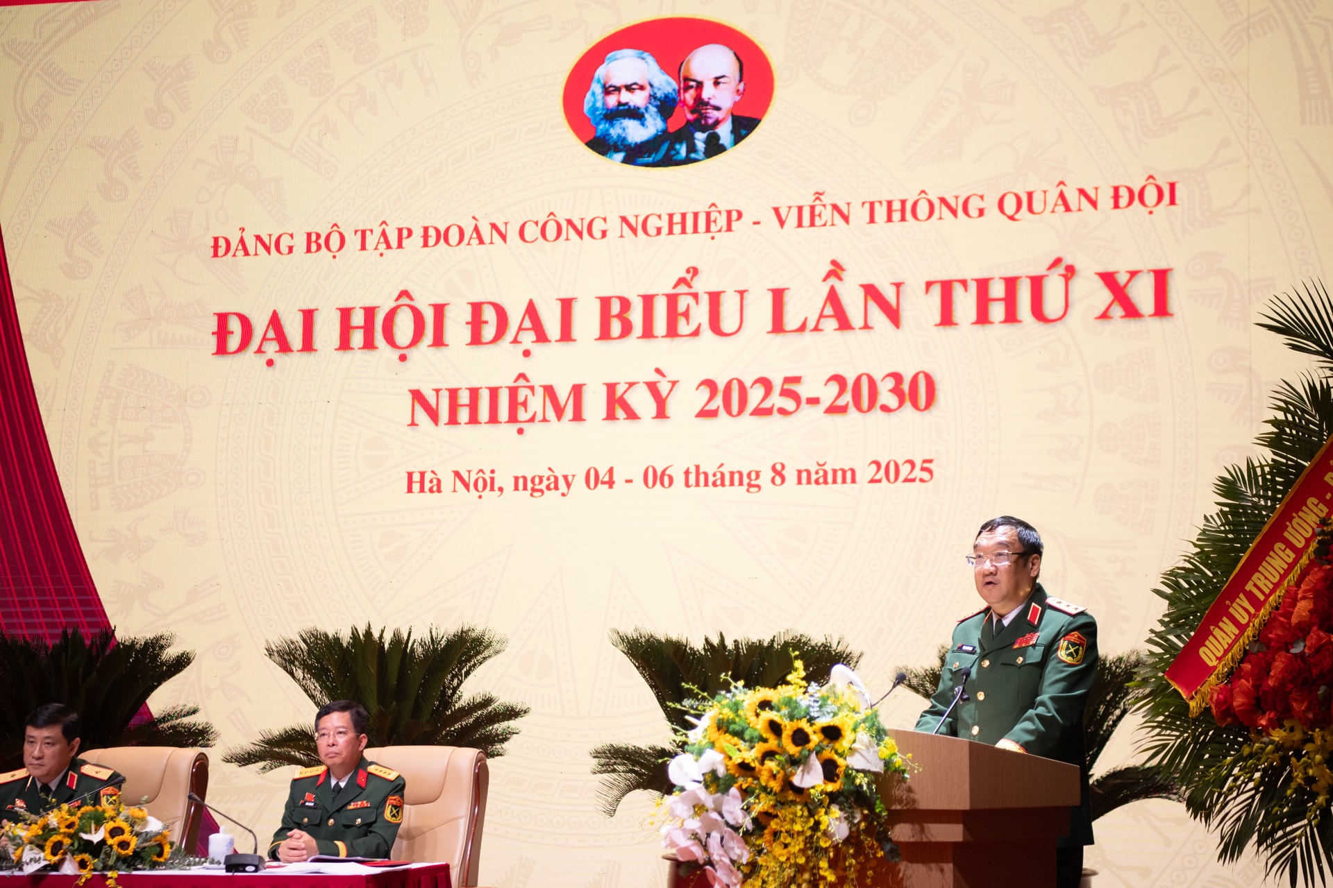 Thu truong Pham Hoai Nam phat bieu tai Dai hoi