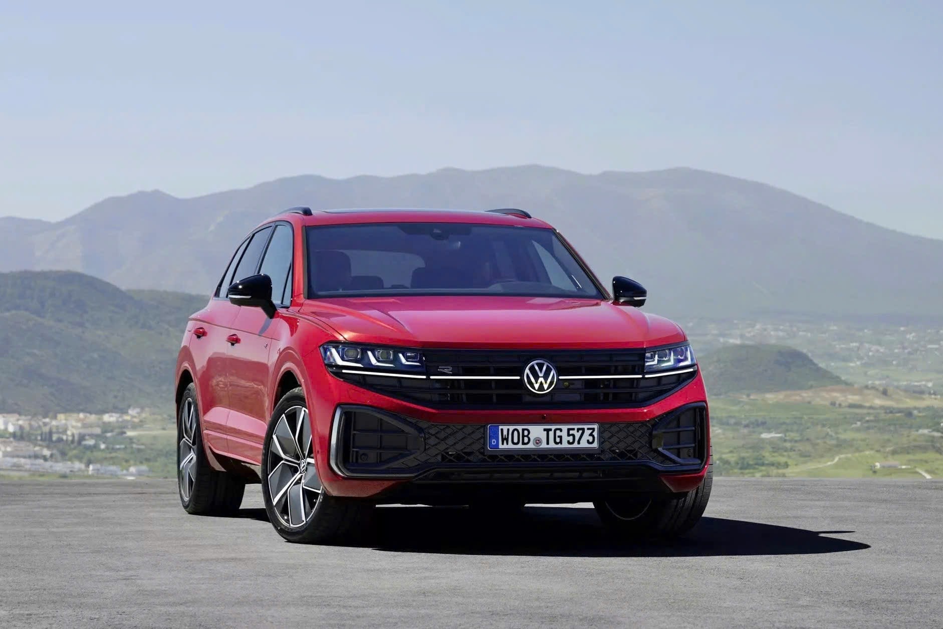 VW Touareg 2025 có một số thay đổi đáng chú ý về ngoại hình - Ảnh: VW