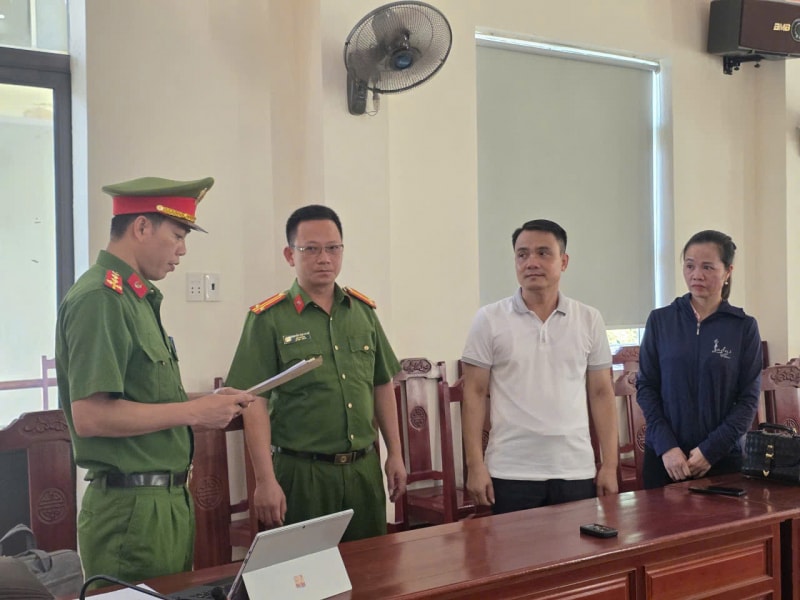 Khởi tố bị can đối với 2 đối tượng về tội giả mạo trong công tác -0