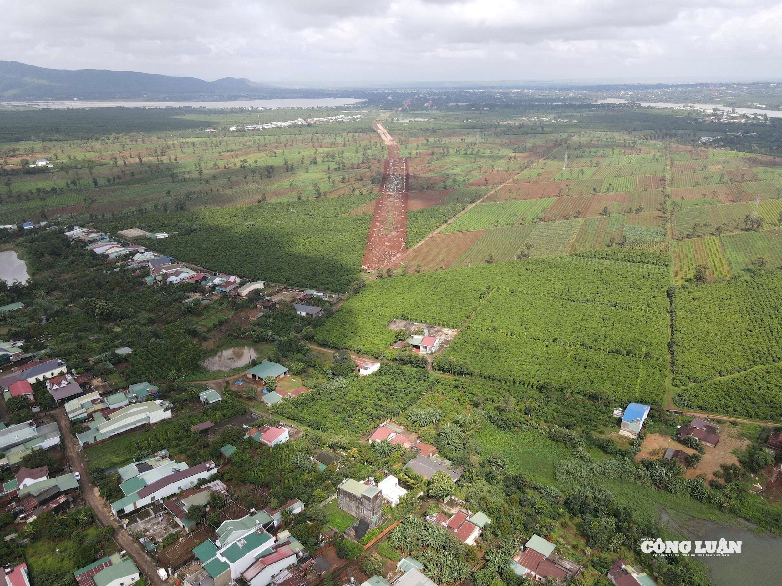 Hiện c