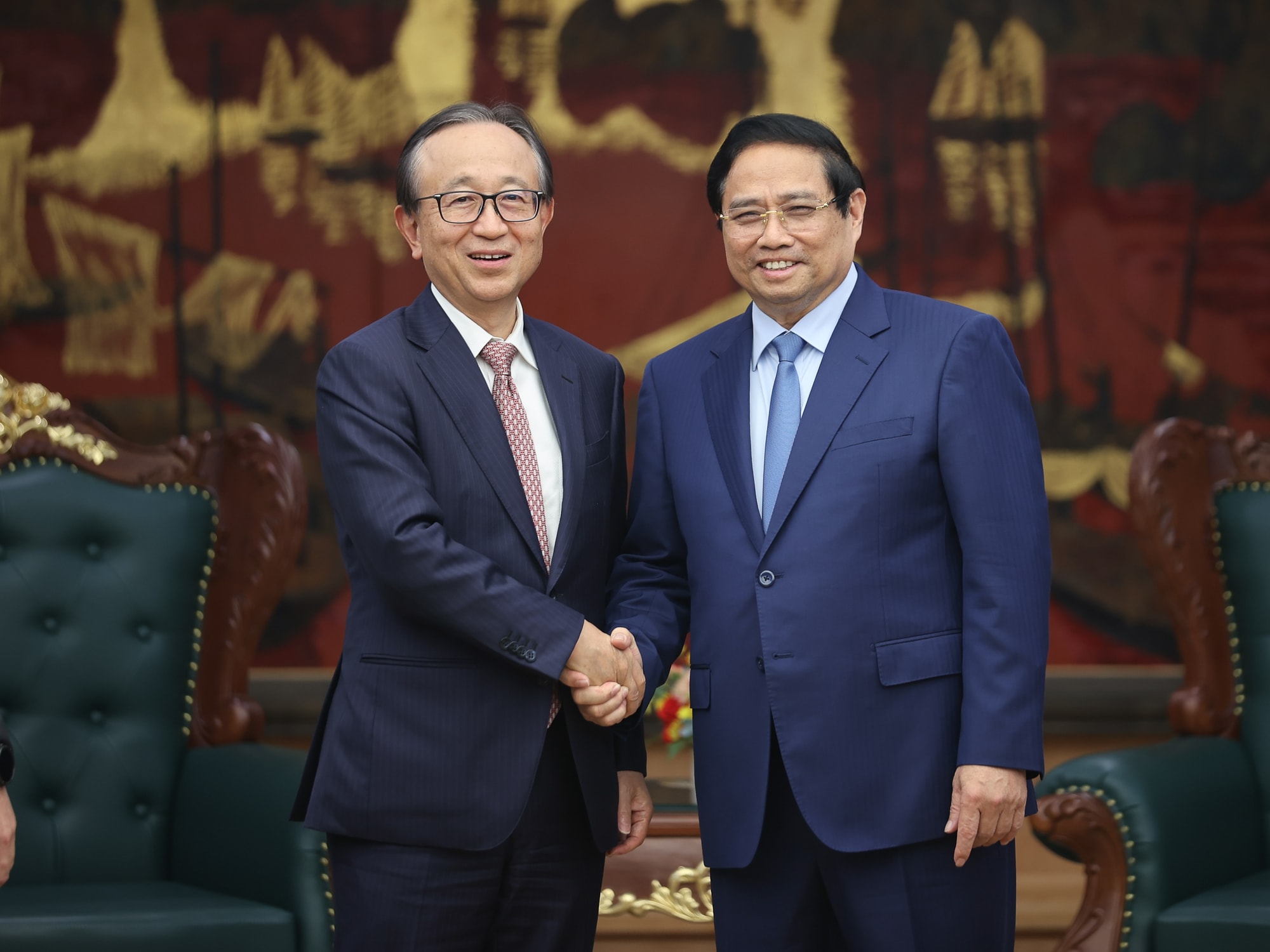 Thủ tướng đề nghị ngân hàng hàng đầu Nhật Bản và thế giới tham gia Trung tâm tài chính quốc tế tại Việt Nam- Ảnh 1.