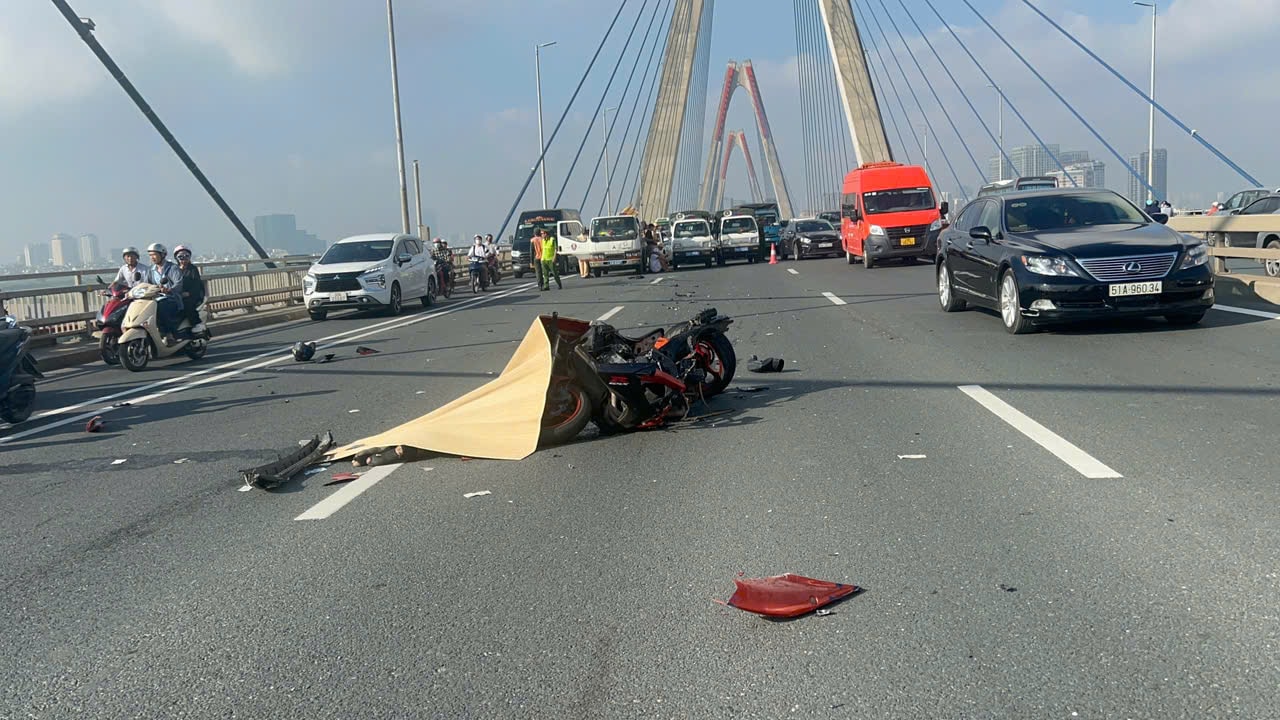 z6885168487043_6440f6714edcc57e42ebe1d9113881d7.jpg