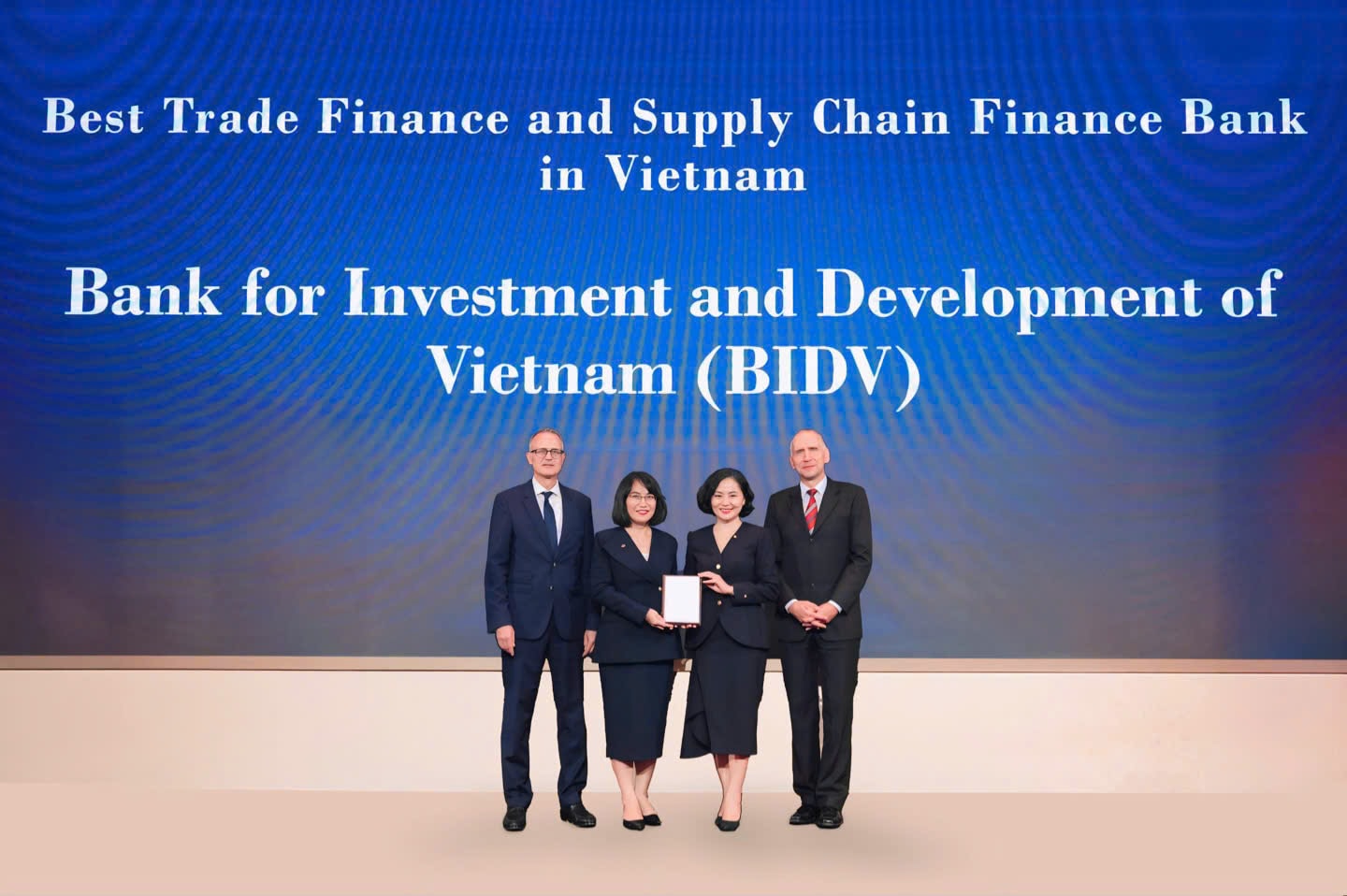 Anh giai thuong