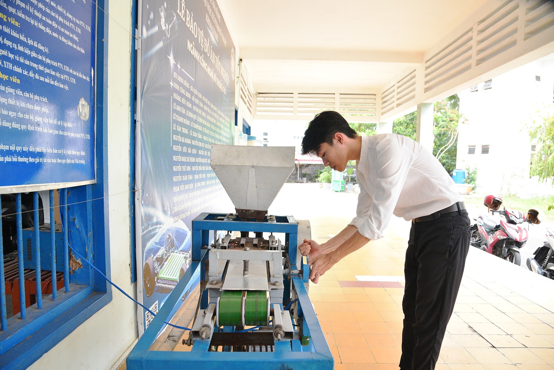 Để tạo nền tảng cho phát triển lâu dài, đất nước phải đào tạo và giữ chân được nhân tài.