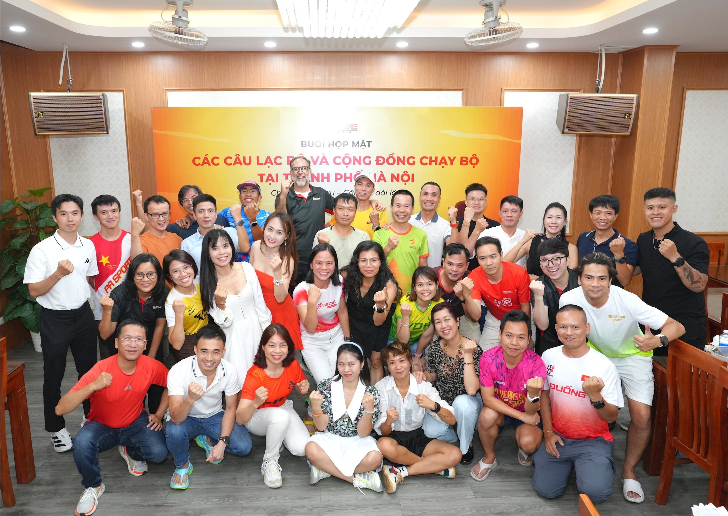Hinh Run Clubs Meeting