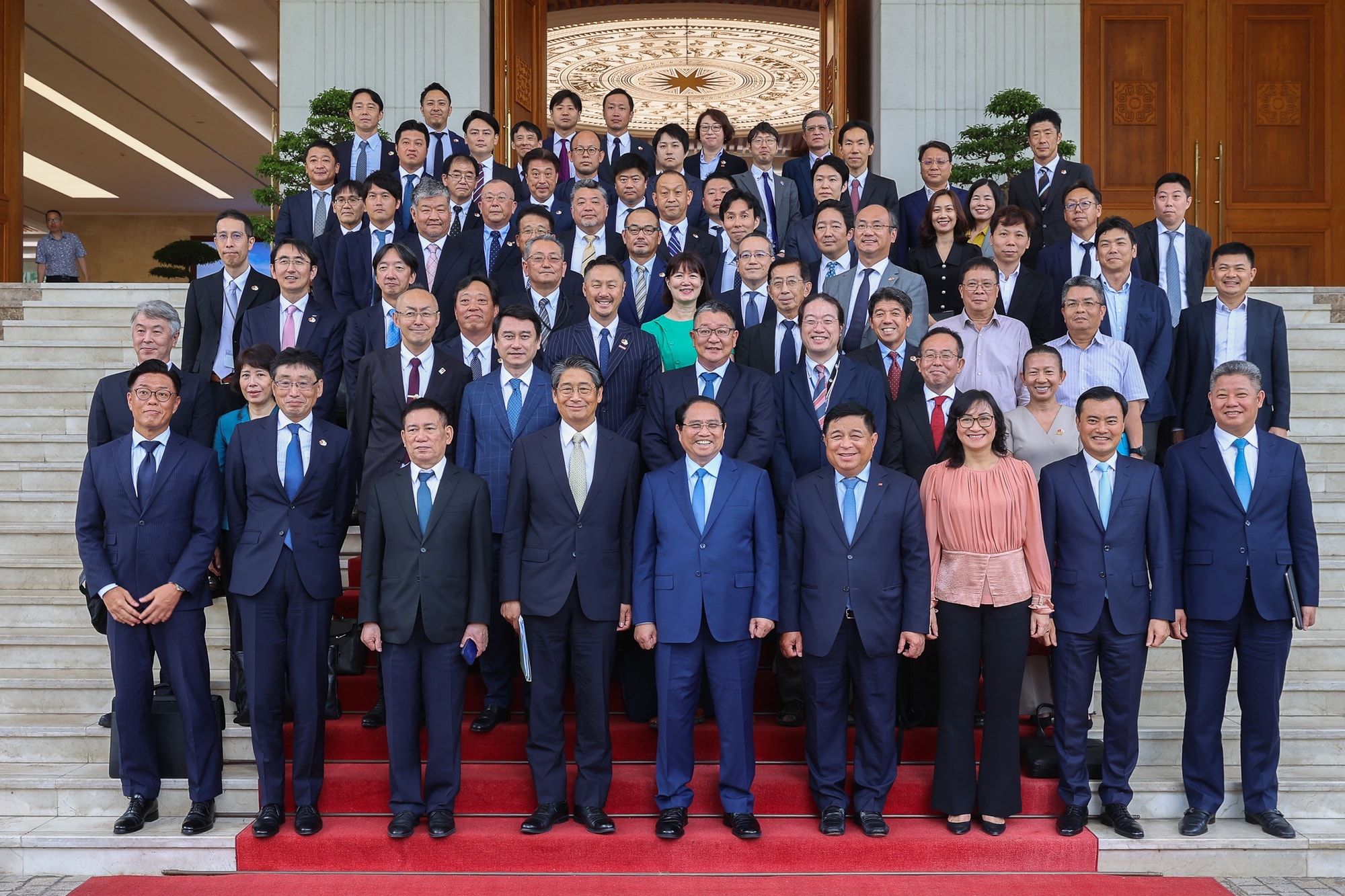Thủ tướng: Giải quyết dứt điểm vướng mắc, phát huy hiệu quả cao nhất các dự án hợp tác với Nhật Bản- Ảnh 9. Thủ tướng: Giải quyết dứt điểm vướng mắc, phát huy hiệu quả cao nhất các dự án hợp tác với Nhật Bản- Ảnh 9.