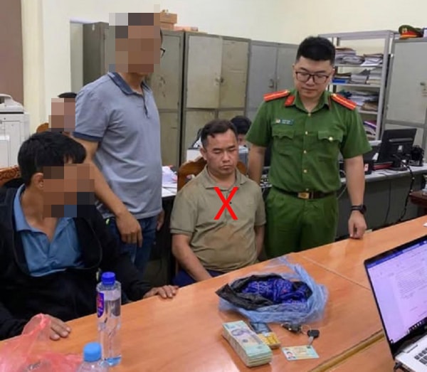 Công an xã Sông Mã bắt đối tượng mua bán 6000 viên ma túy tổng hợp -0