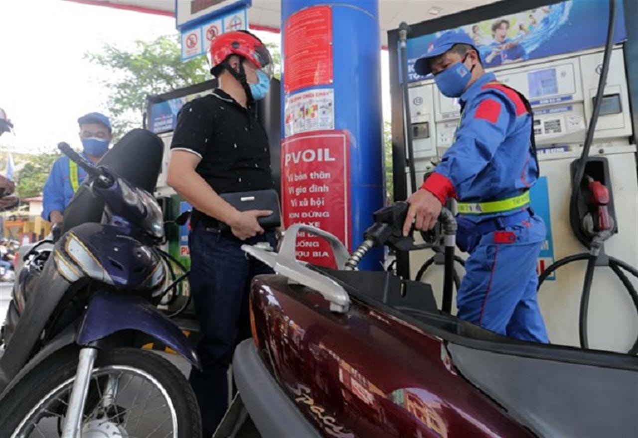 Giá xăng dầu hôm nay 14/8: Giá dầu thế giới giảm do IEA nâng dự báo nguồn cung