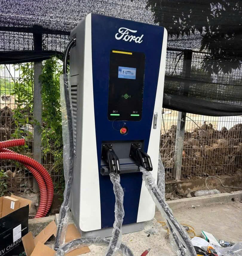 Trụ sạc được thiết kế với các yếu tố nhận diện thương hiệu - Ảnh: Đại lý Ford