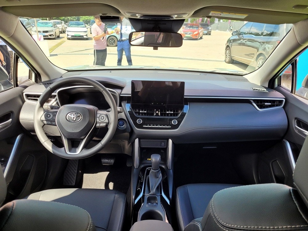 Toyota Corolla Cross 2024 động cơ 2.0 Hybrid có giá từ 462 triệu đồng