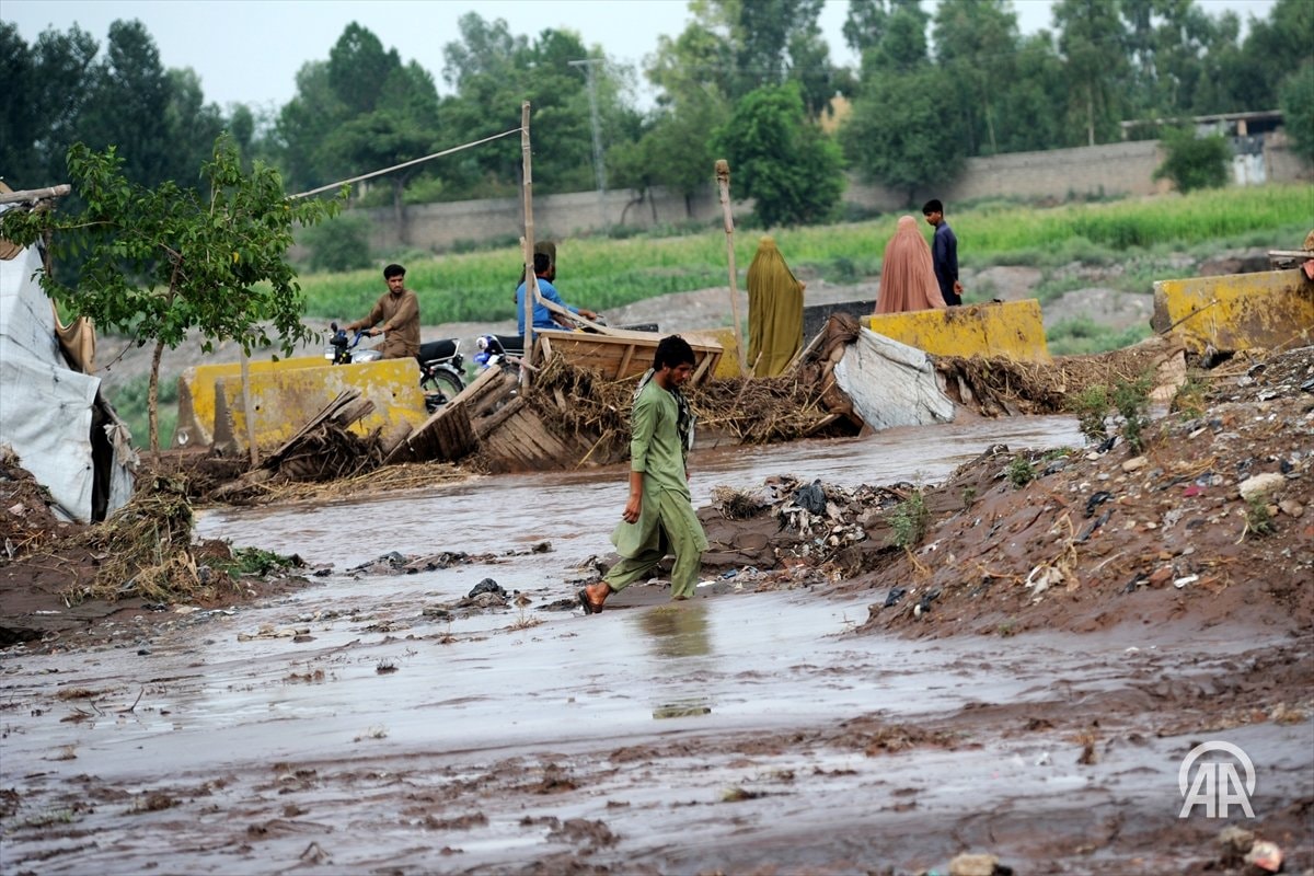 Lũ quét tại Pakistan đã cướp đi sinh mạng của ít nhất 243 người. Ảnh: AA.
