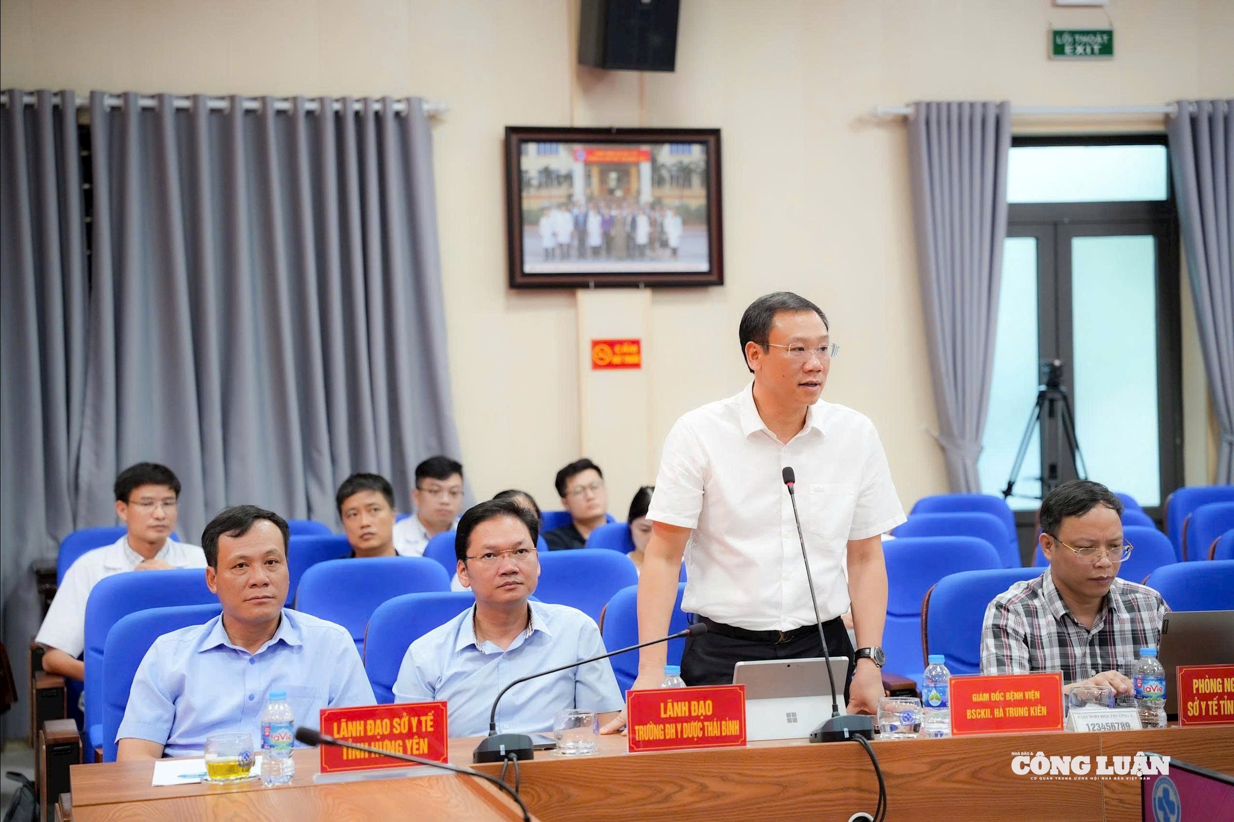 BSCKII Hà Trung Kiên - Giám đốc BVĐK Thái Bình báo cáo thực trạng, đề xuất đào tạo, chuyển giao kỹ thuật với các chuyên gia đầu ngành của BV Hữu nghị Việt Đức