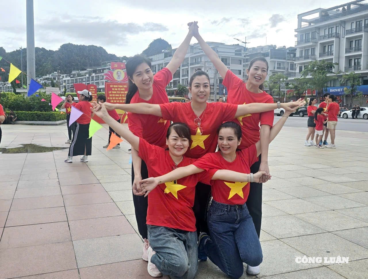 anh-18-di-bo-cung-viet-nam-tien-buoc.jpg
